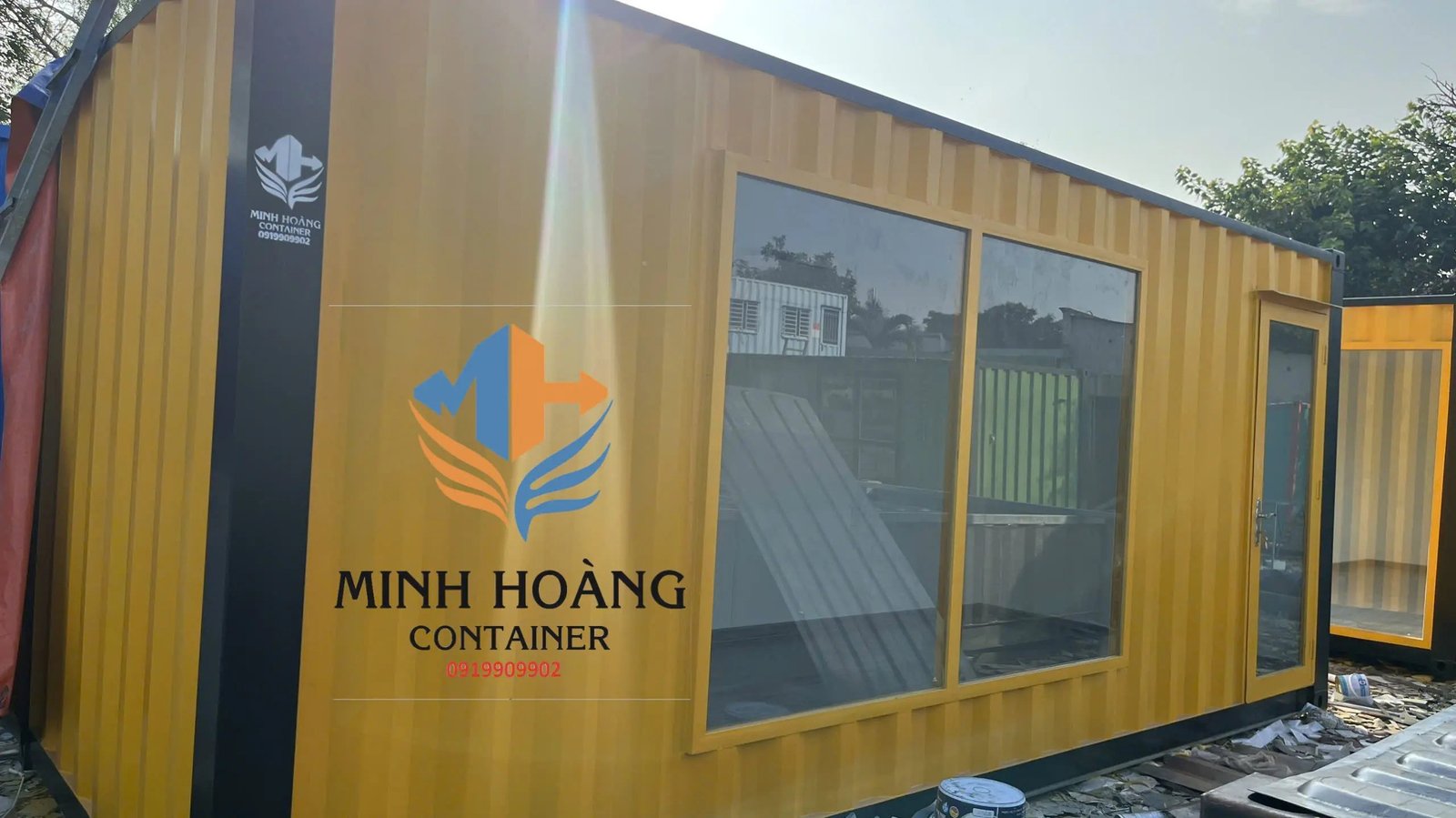 Thiết Kế Nhà Container Chữ L 2x20 Feet Dạng Kính: Tối Ưu Diện Tích, Tích Hợp Ban Công Rộng